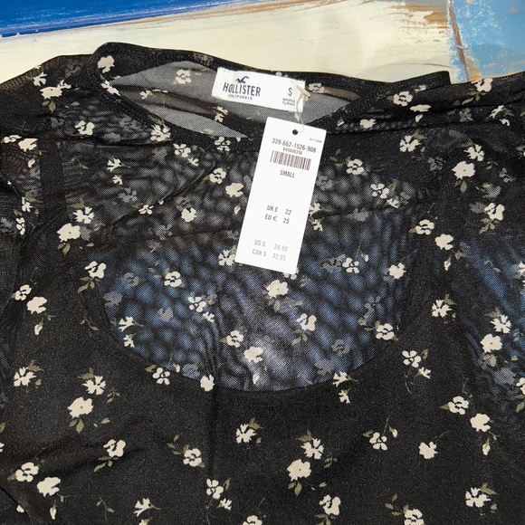 BNWT Hollister Sheer Overlay Cropped Top Black Print - Picture 3 of 3